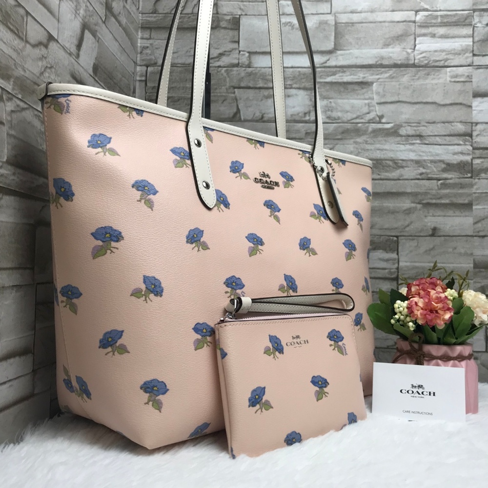 👜COACH🌺CITY ZIP TOTE & WRISTLET - Picture 3 of 8